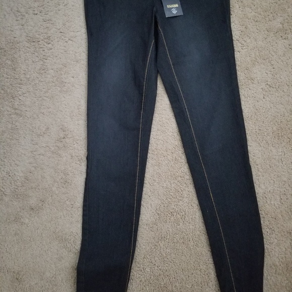 Junior's ROCAWEAR Dark Denim Jeans - Picture 5 of 5